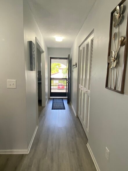 Building Photo - 1634 Stickney Point Rd