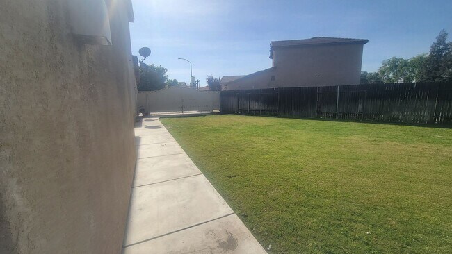 Building Photo - 11226 Vista De Cally Dr