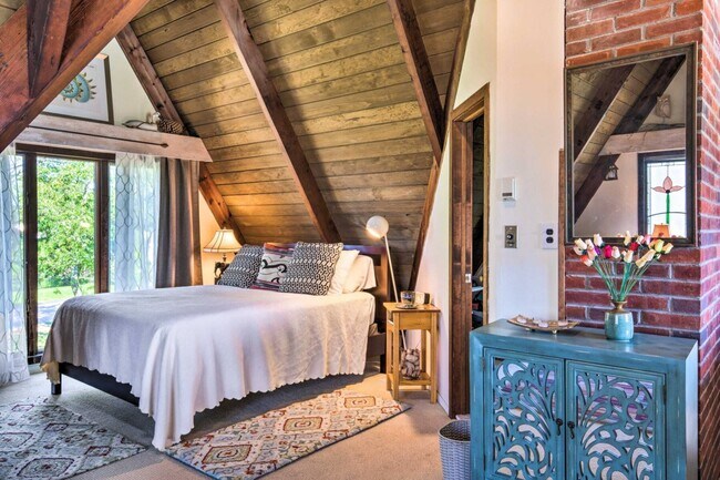 Building Photo - 56 Far Pond Rd