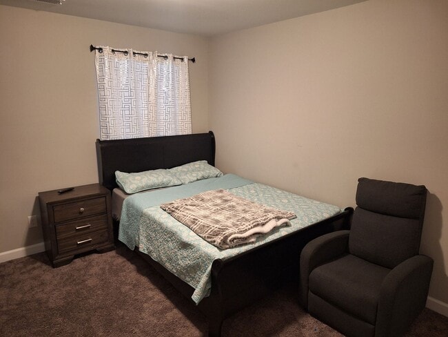 Building Photo - Beautiful Five Bedroom Home Located in Northeast Columbia!