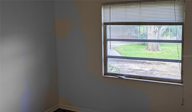 Building Photo - 1310 W Woodlawn Ave