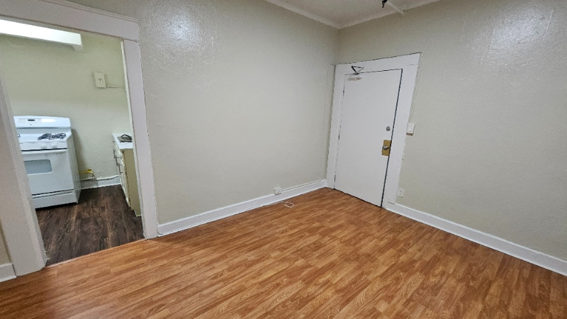 Building Photo - 1026 Ingraham St