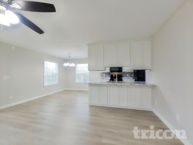 Building Photo - 1820 Elizabeth Ln