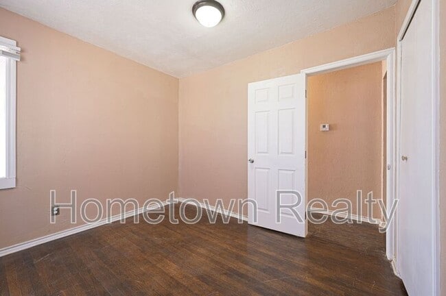 Building Photo - 1605 NW 29th St