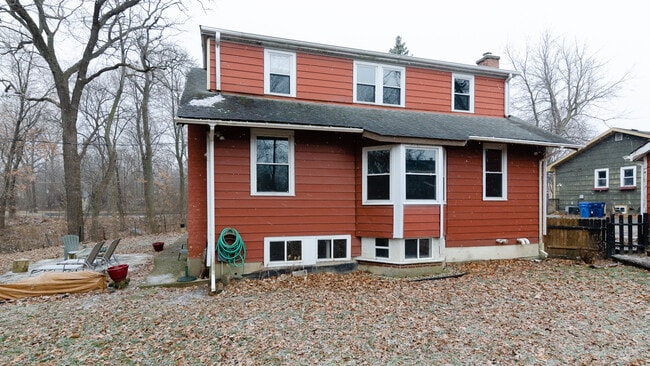 Building Photo - 2575 Waukegan Ave