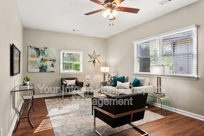 Building Photo - 2883 Fantasy Ln