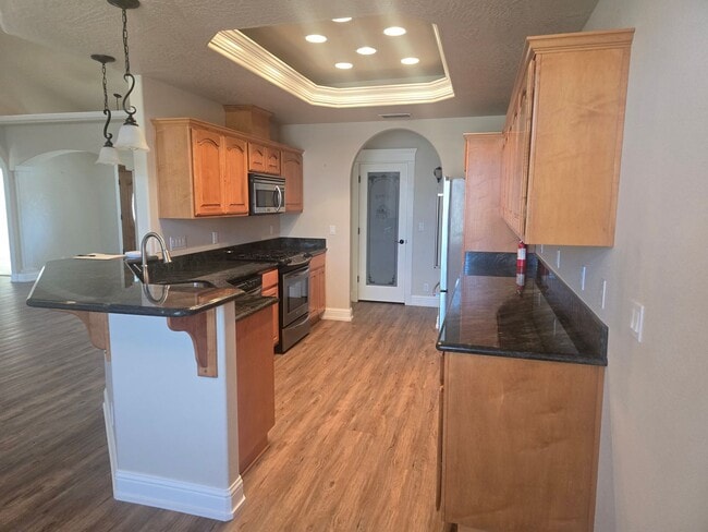 Building Photo - 3 bed 2 bath Home for Rent in Grants Pass