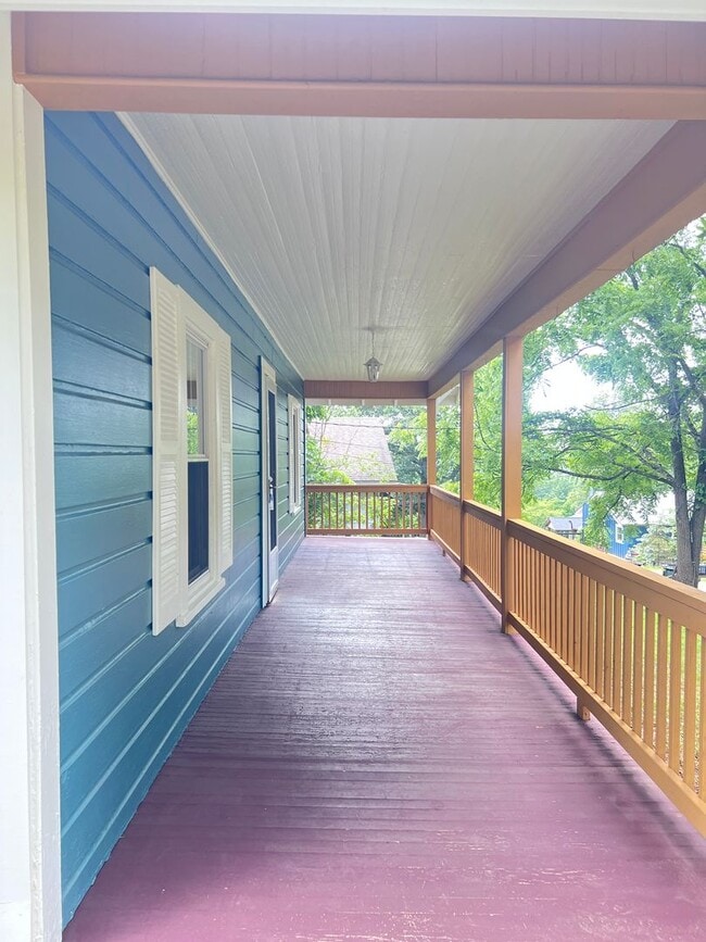 Building Photo - Unique 3 bedroom, 2 bathroom home for rent...