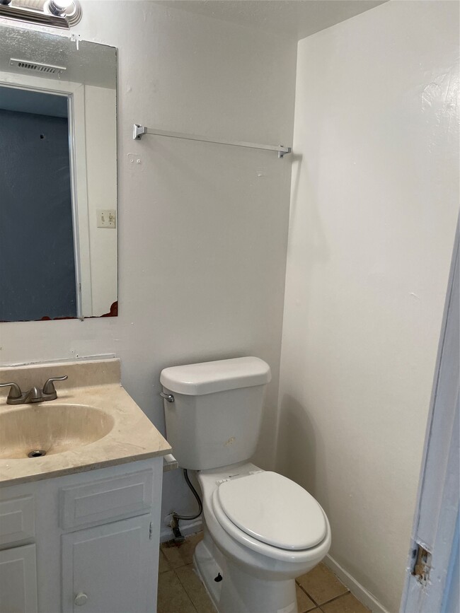 Building Photo - 7273 Chasewood Dr