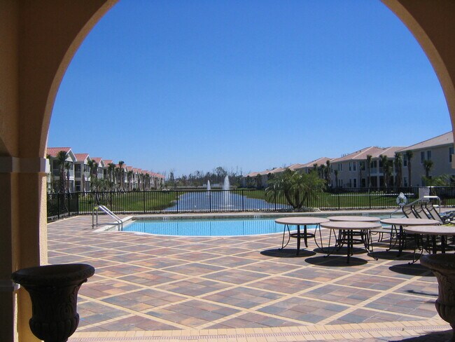 Building Photo - 12854 Carrington Cir