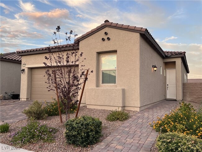 Building Photo - 4720 Beautify St