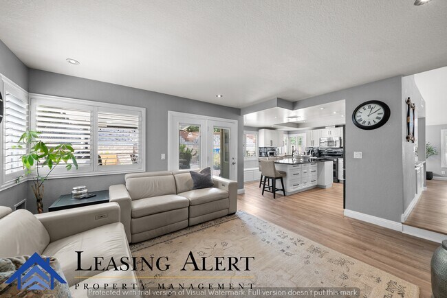 Building Photo - 27597 Artine Dr