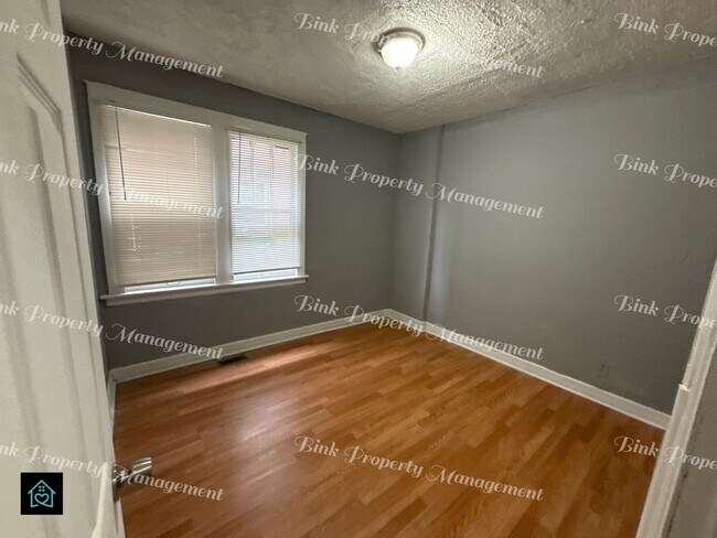 Building Photo - 14814 Sussex St