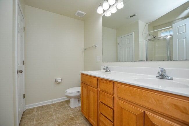 Building Photo - Legacy Park 3BR Home on 1 Acre with Loft, 3 Baths, and Summer-Ready Amenities  3 Bedrooms | 3 Bat...