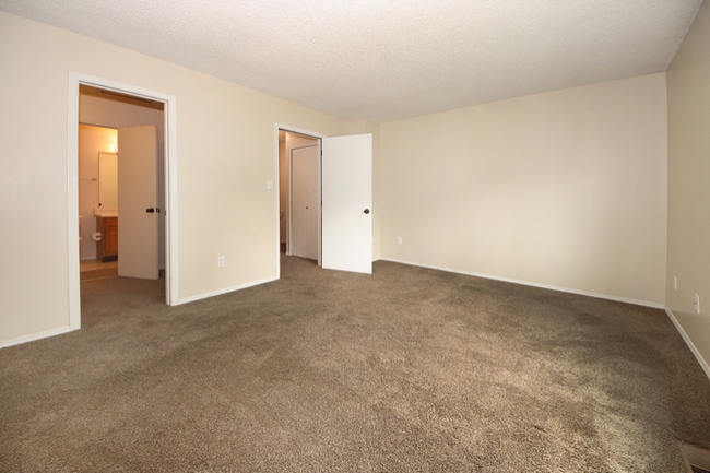 Building Photo - 1506 Crestone Ave