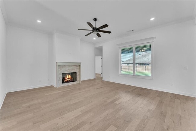Building Photo - 2401 Abbott Ln
