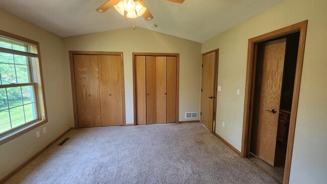 Building Photo - 3037 Venice Ln NW