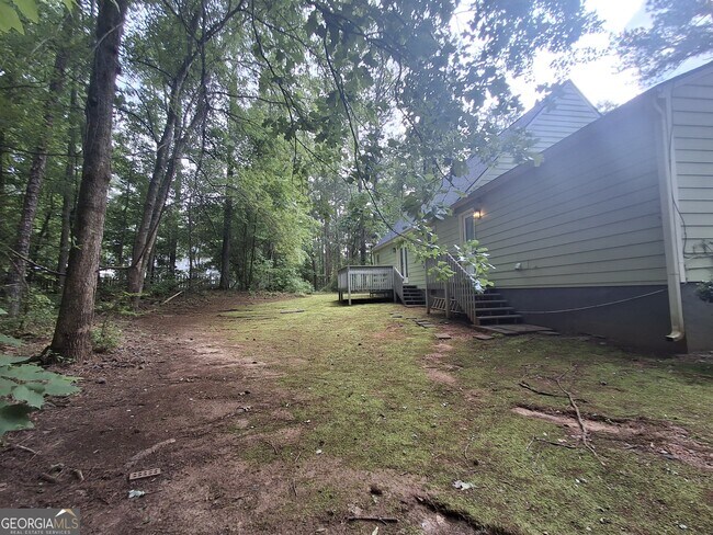 Building Photo - 2243 Sharondale Dr