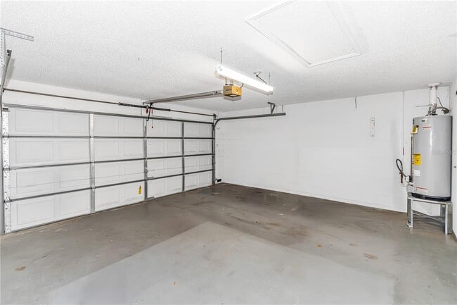 Building Photo - 5910 Petunia Ln