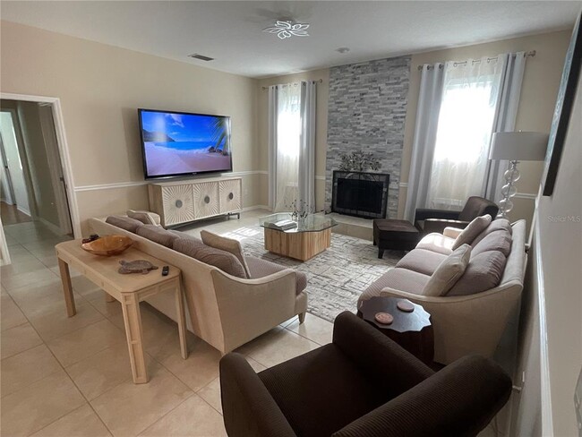 Building Photo - 1088 Hoover Cir