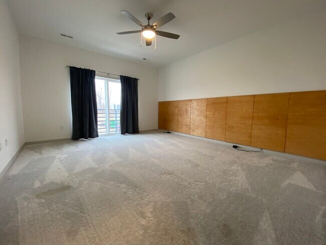 Building Photo - Beautiful Townhome for Rent