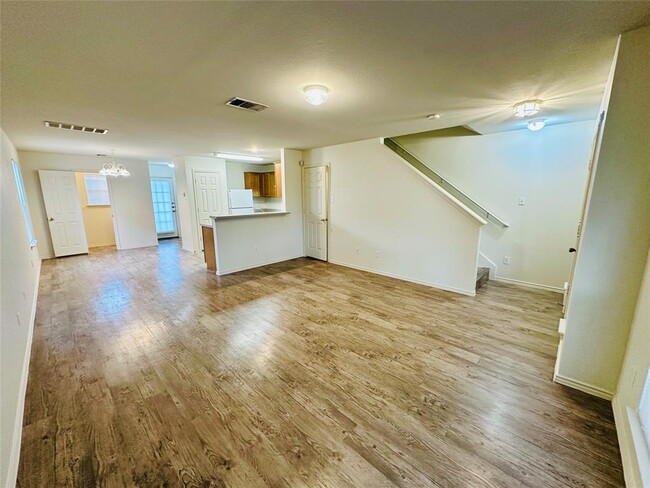 Building Photo - 804 Palo Duro Dr