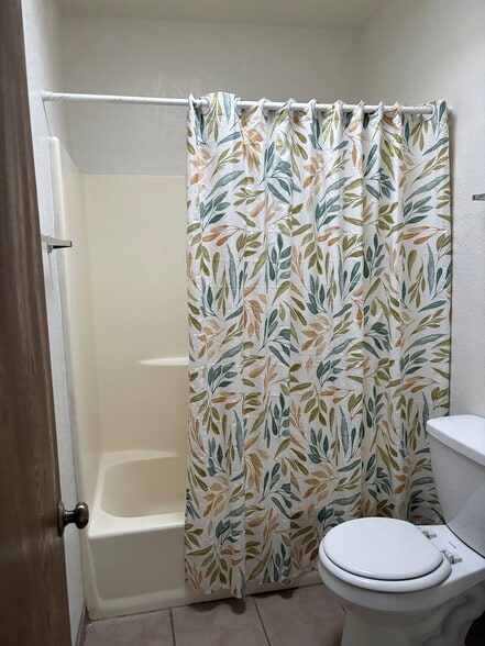 Building Photo - 433 Avenida Garza