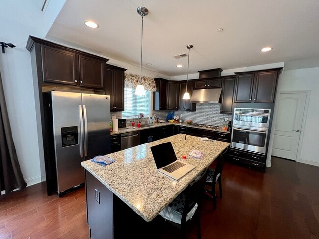 Building Photo - Luxurious 4-Bedroom Corner Townhome in Newtown Square! Available mid-April!