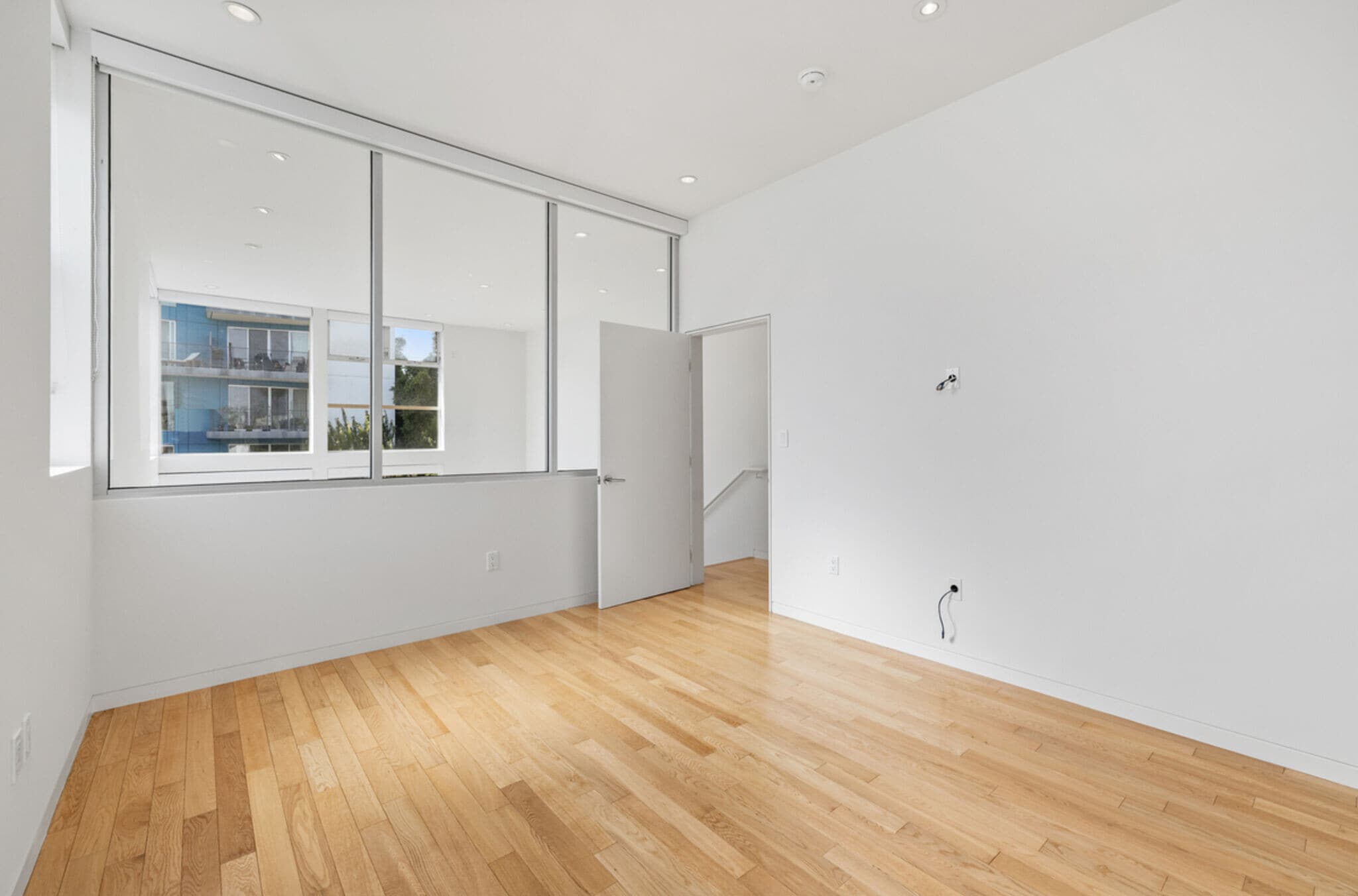 Building Photo - 742 N Hudson Ave