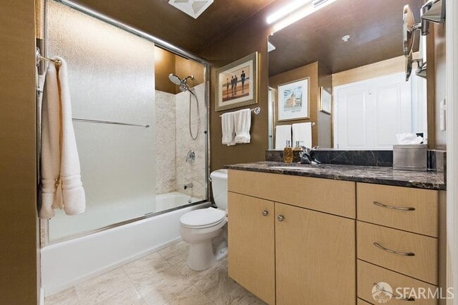 Building Photo - 140 Van Ness Ave