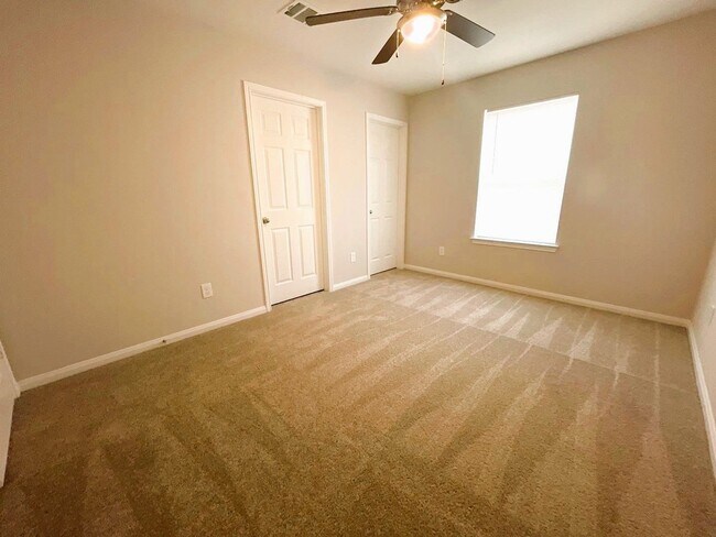 Building Photo - 340 Rd 5105
