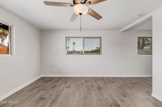 Building Photo - 1321 N 48th Pl