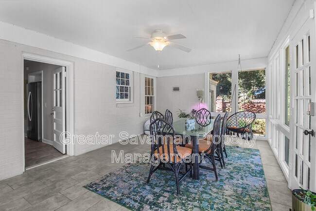Building Photo - 712 Columbus Dr