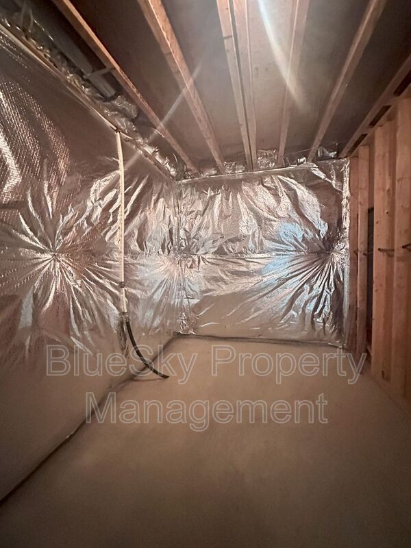 Building Photo - 948 Raymond Rd