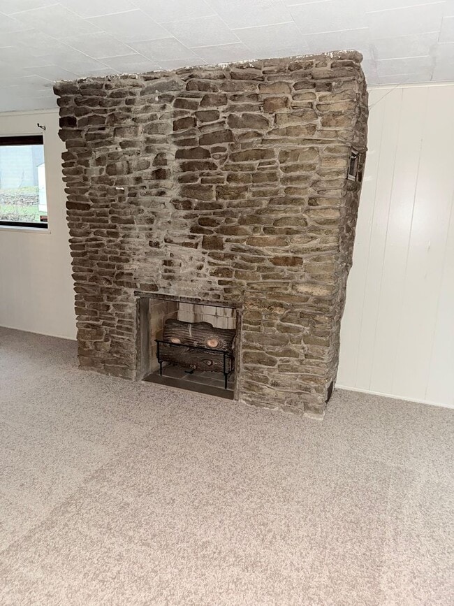 Building Photo - Spacious 3BD/1BA Single Family Home