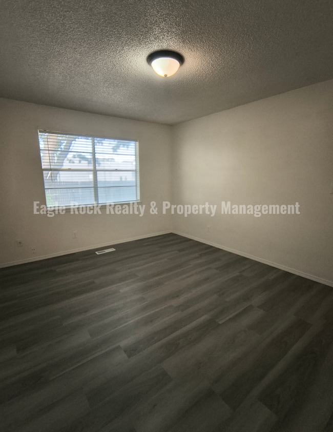 Building Photo - 4627 S 72nd E Pl