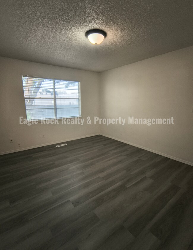 Building Photo - 4627 S 72nd East Pl