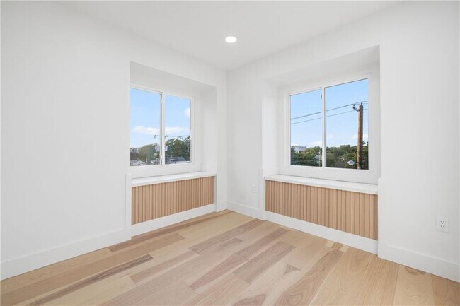 Building Photo - 7 Sheffield Ave