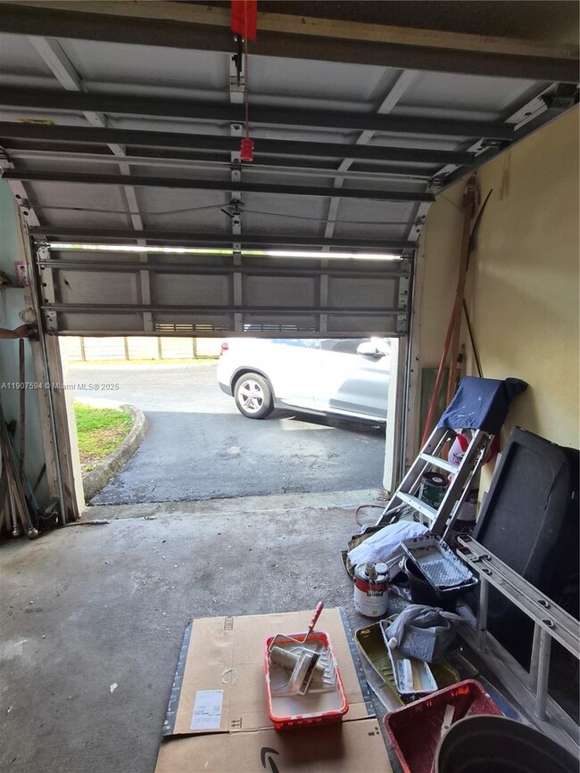 Building Photo - 10904 SW 72nd St