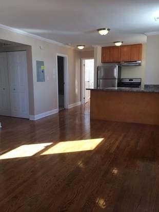 Building Photo - 2501 W Touhy Ave