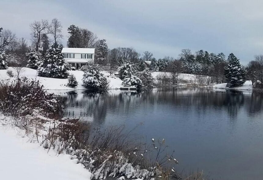 Building Photo - 5225 Ruritan Lake Rd