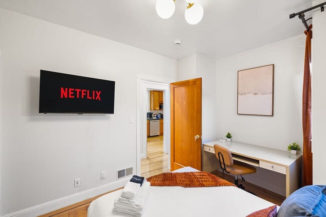 Building Photo - 2216 18th Ave