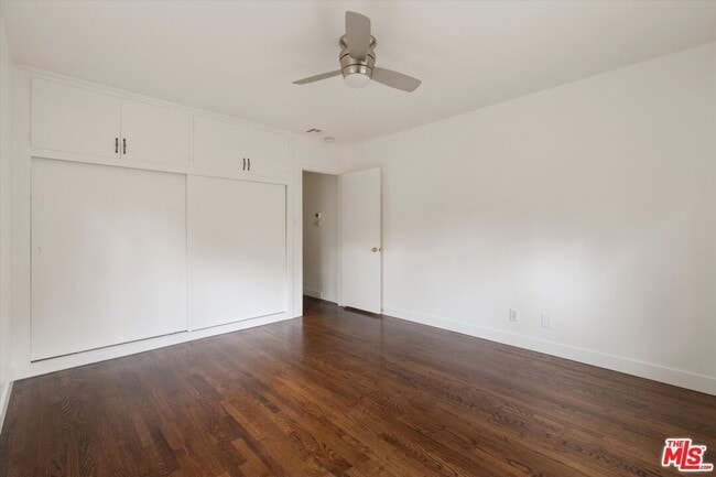 Building Photo - 821 Laveta Terrace