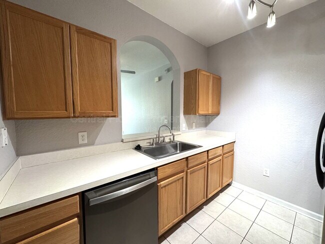 Building Photo - 8660 Buccilli Dr