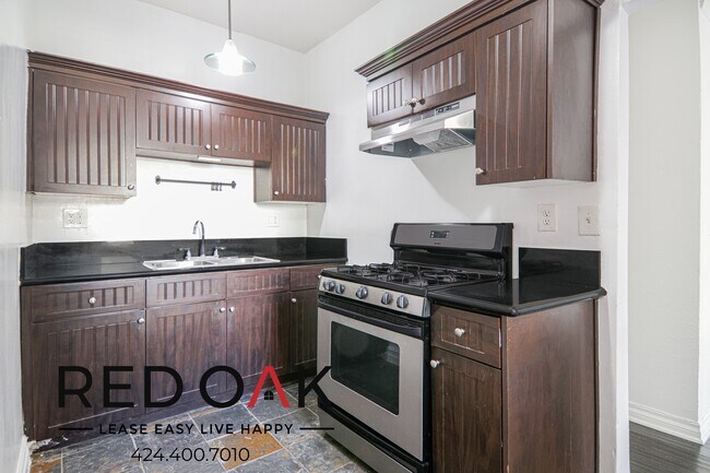 Building Photo - 716 S Berendo St