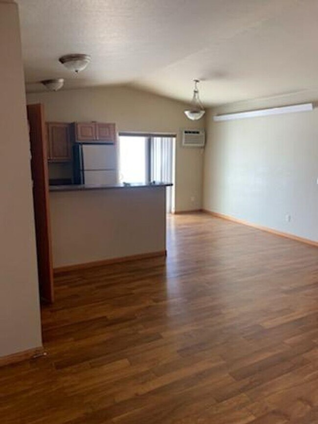 Building Photo - $1700 - 3 Bedroom, 2 Bathroom Townhome - Garage and Large Yard!