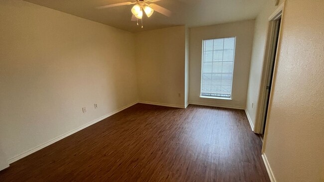 Building Photo - Nice Four plex unit upstairs in Irving.