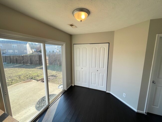 Building Photo - Donelson home in Abbington Park, fenced ya...