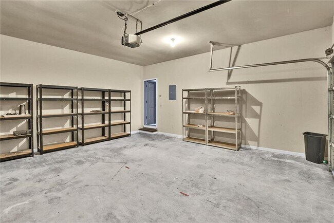 Building Photo - 514 Rams Ct