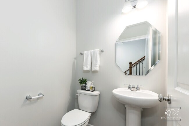 Building Photo - 2110 Weatherbee Ln